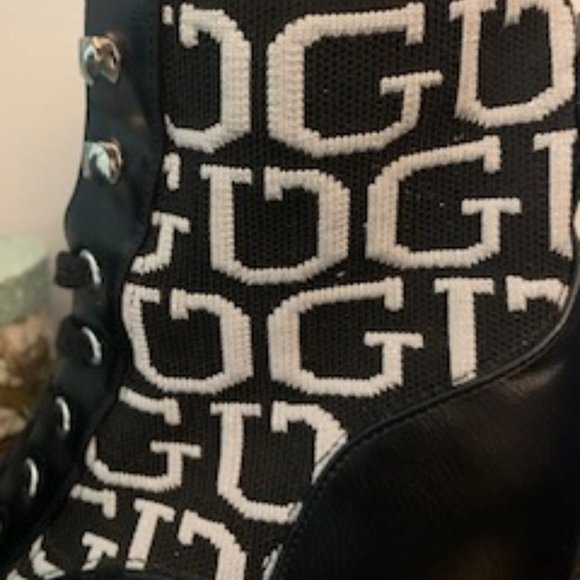 👢Step Up Your Style with Guess Grows-R Platform Ankle Boots! 👢 Womens size  10 - Picture 8 of 14